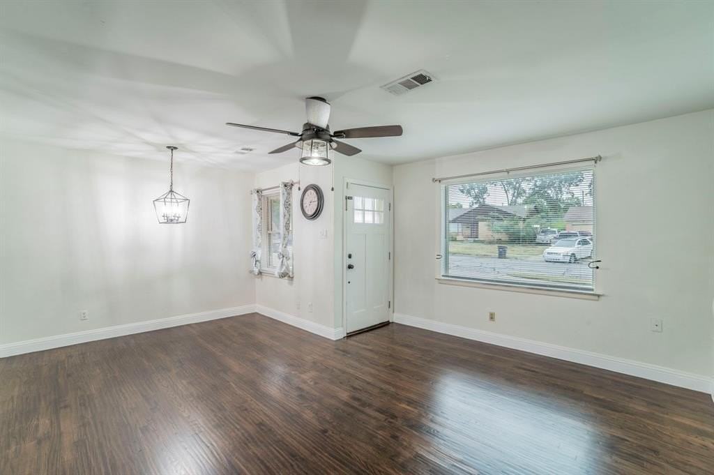 924 E Fuller Ave - Photo 4 of 15