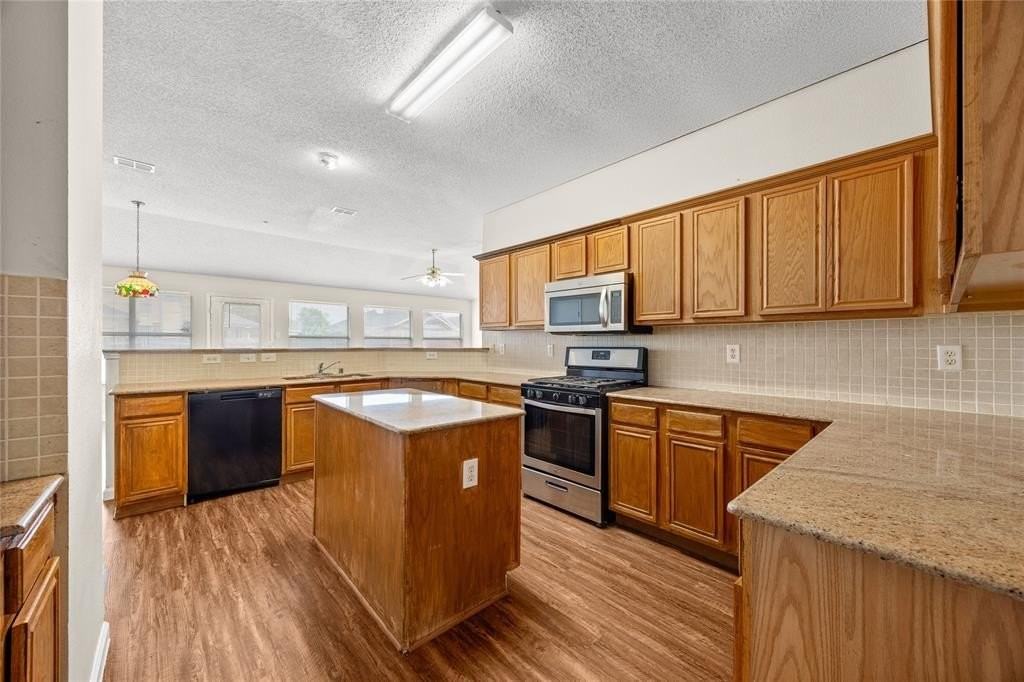 2521 Creek Crossing Road - Photo 4 of 21