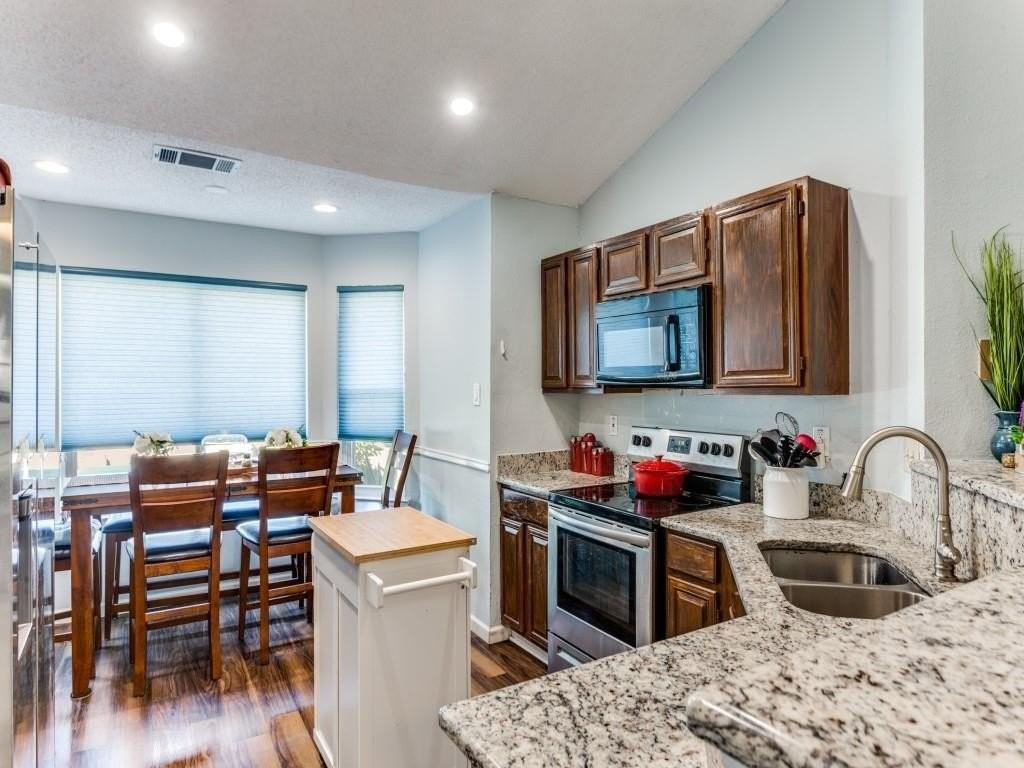 6008 Meadowdale Rd - Photo 6 of 12