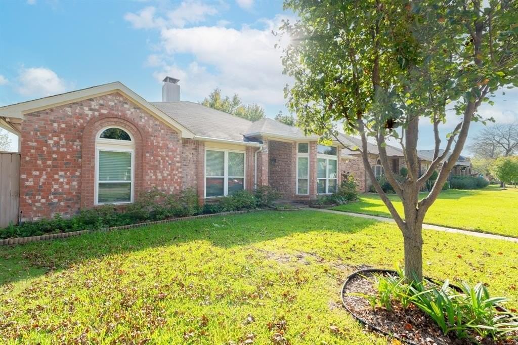 7114 Lo Chalmers Ln - Photo 3 of 23