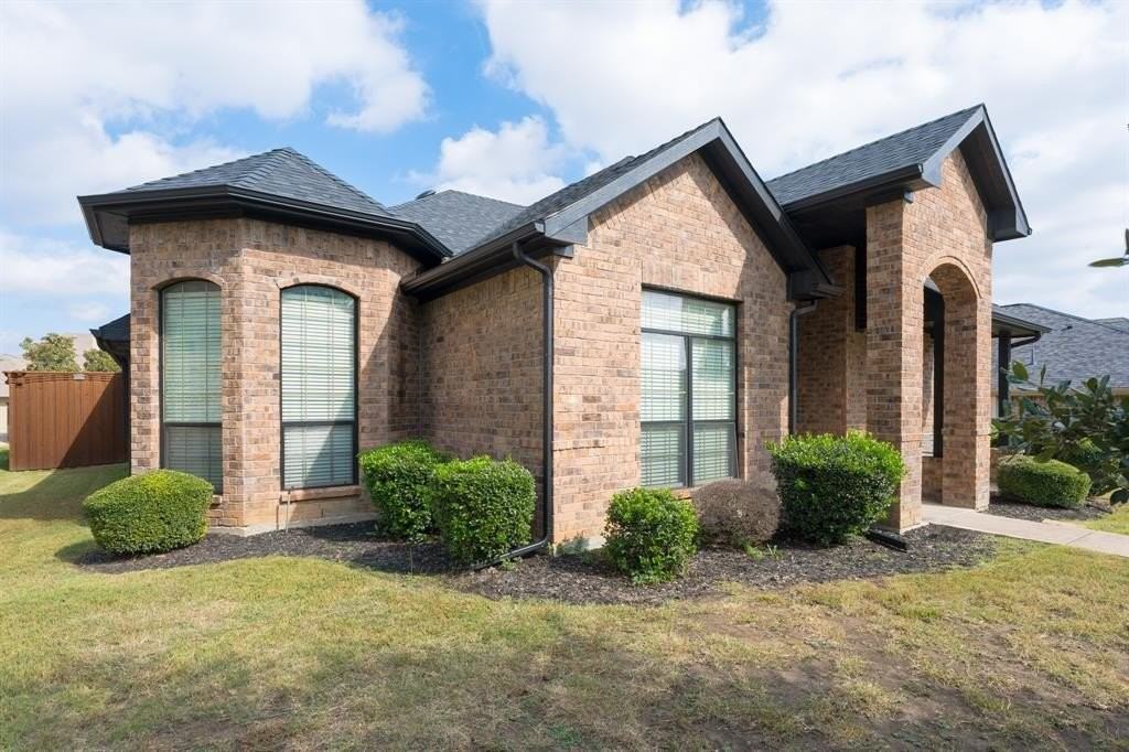 734 Brazos Way - Photo 4 of 26