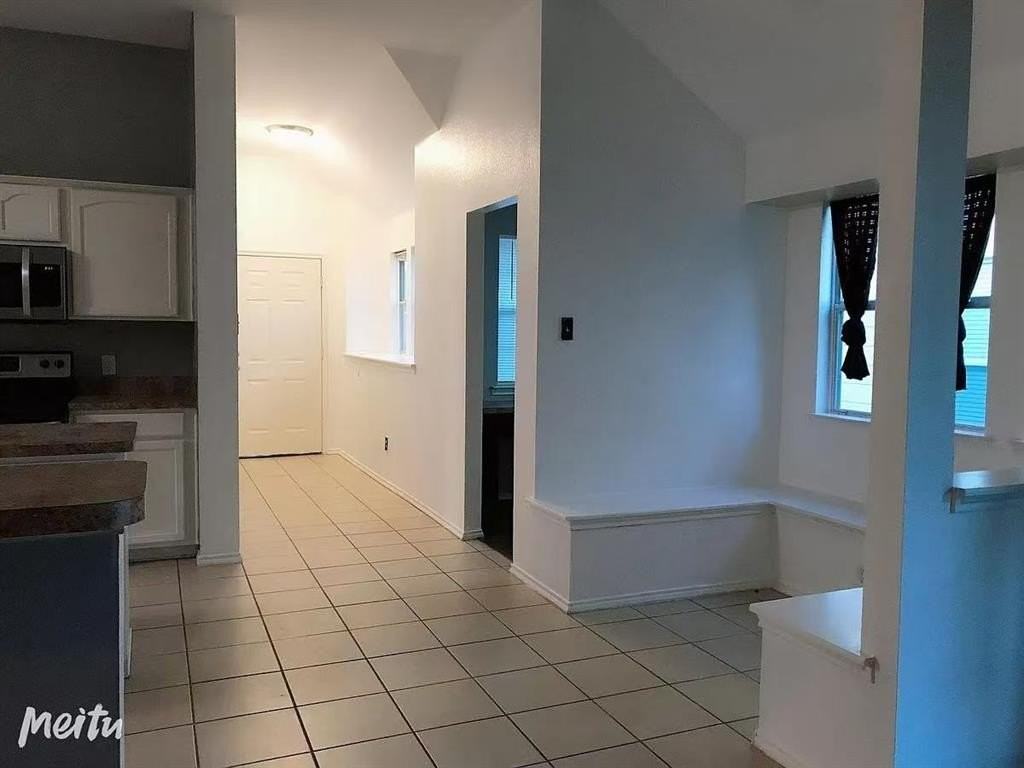 9921 Tanglebrush Dr - Photo 4 of 31