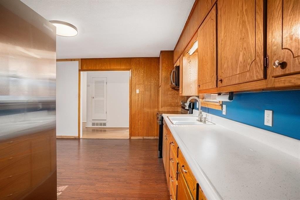 312 Stroud St - Photo 7 of 26