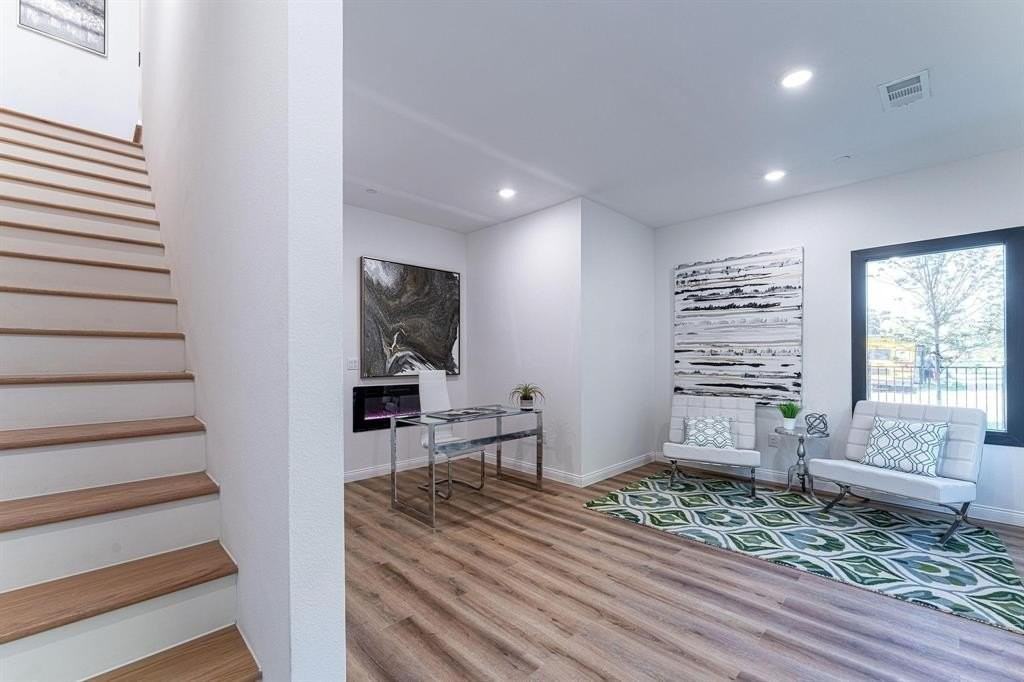 1920 Caddo St #104 - Photo 4 of 15