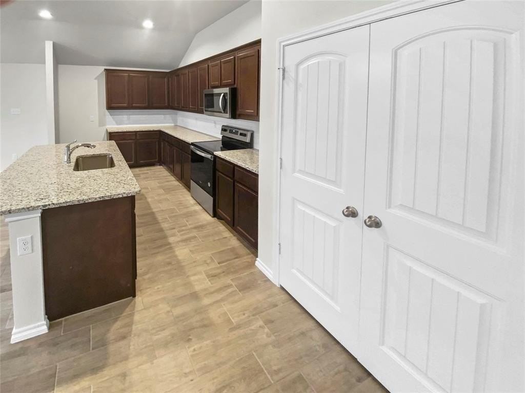 9909 Mescalbean Blvd - Photo 6 of 26