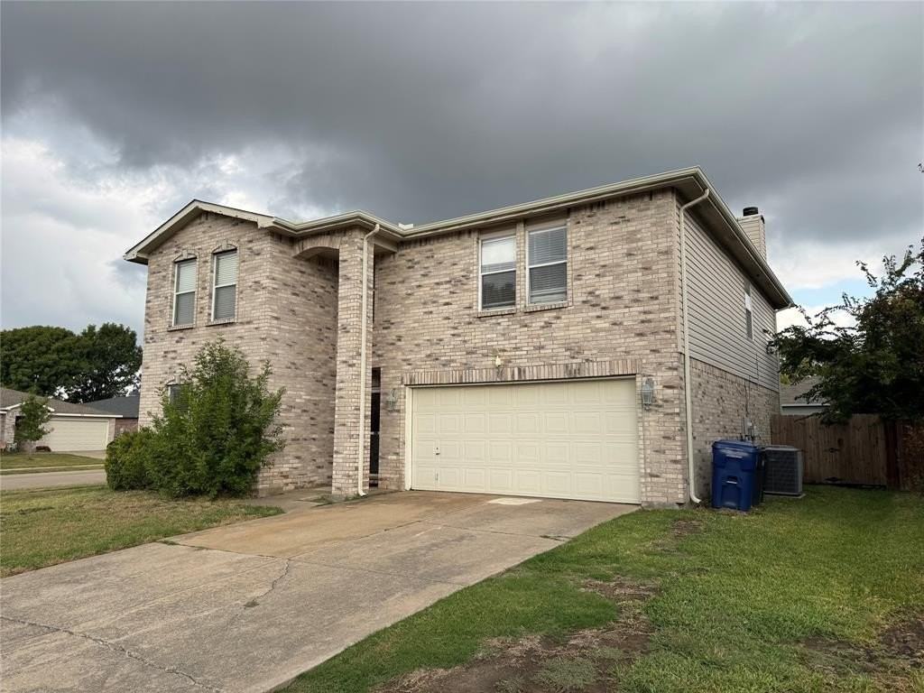 4612 Bellcrest Dr - Photo 2 of 36