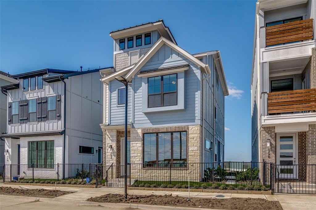 722 Resort Dr - Photo 2 of 23