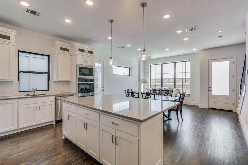 722 Resort Dr - Photo 7 of 23