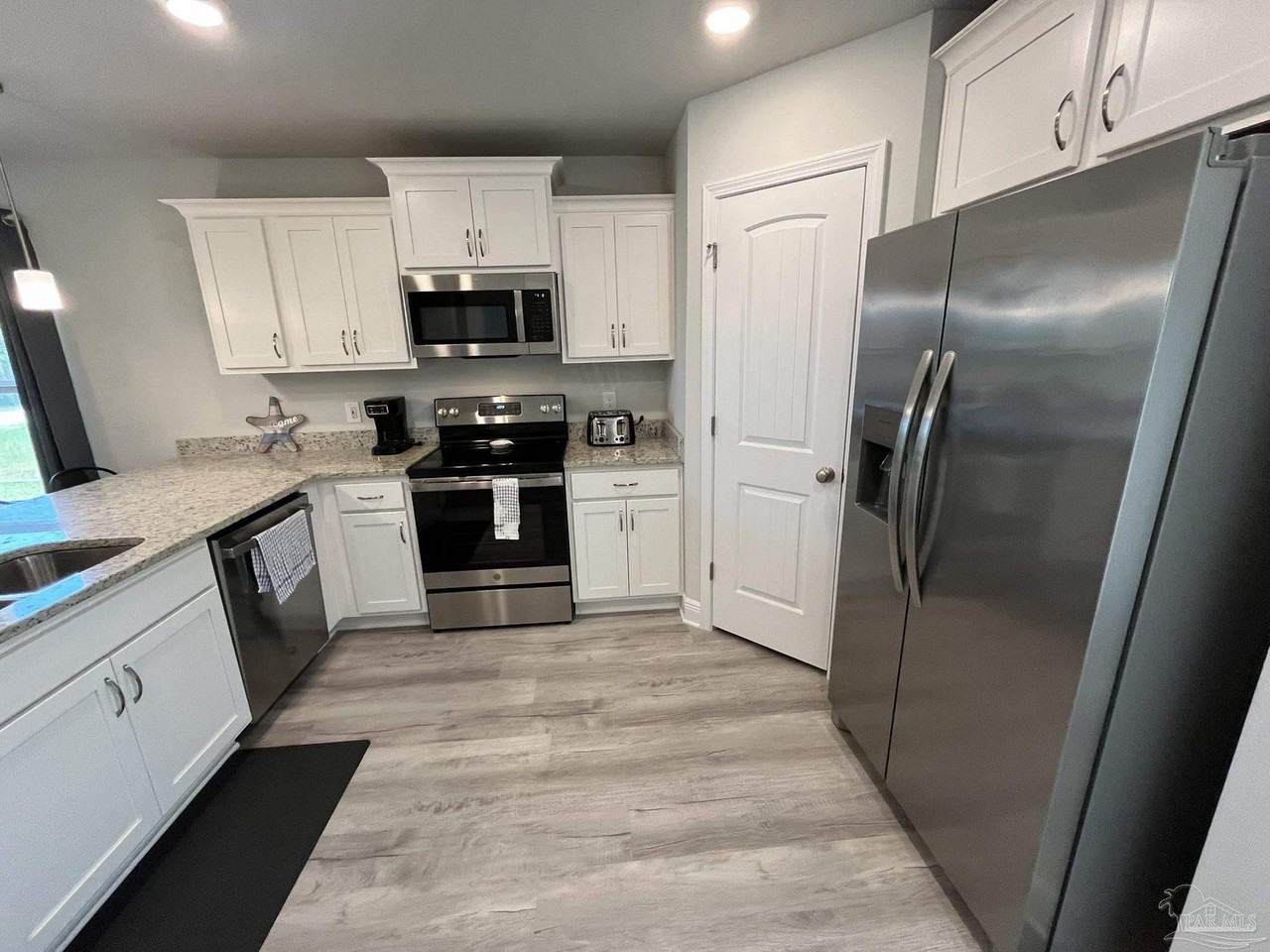 1949 Justice Cir - Photo 4 of 17