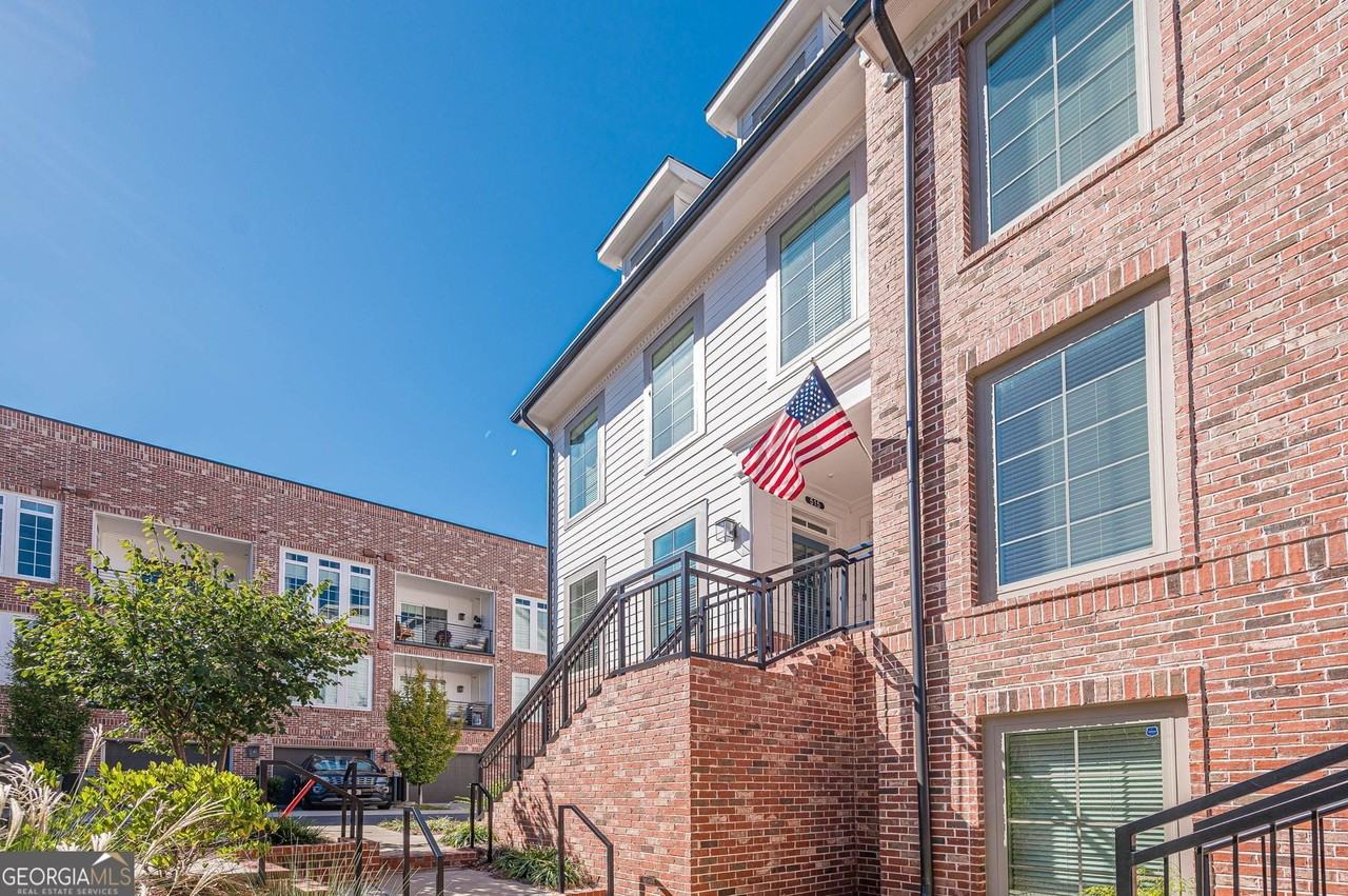 515 Burton Dr - Photo 3 of 33