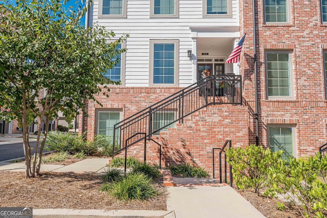 515 Burton Dr - Photo 4 of 33