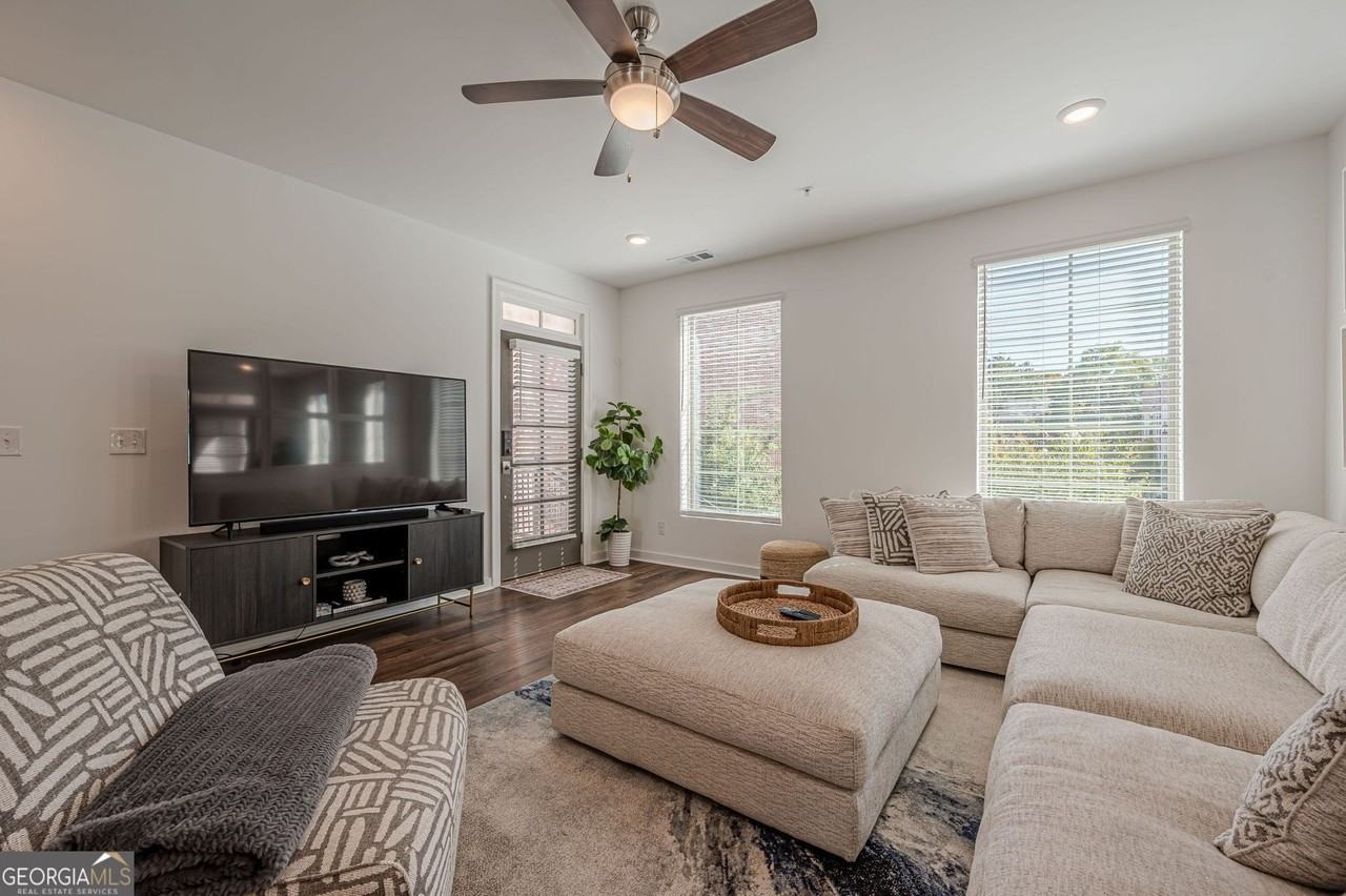 515 Burton Dr - Photo 7 of 33