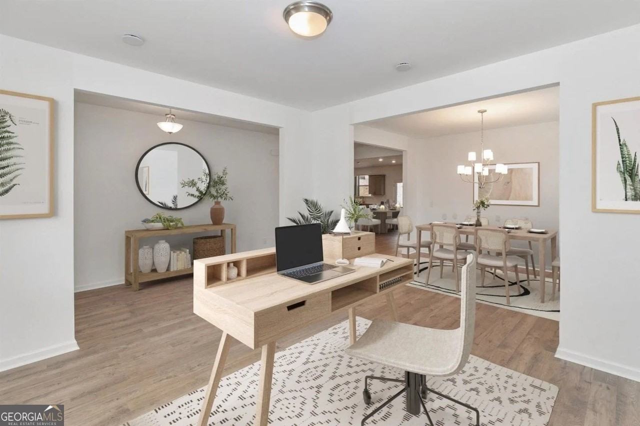 1876 Derrick Dr - Photo 3 of 8