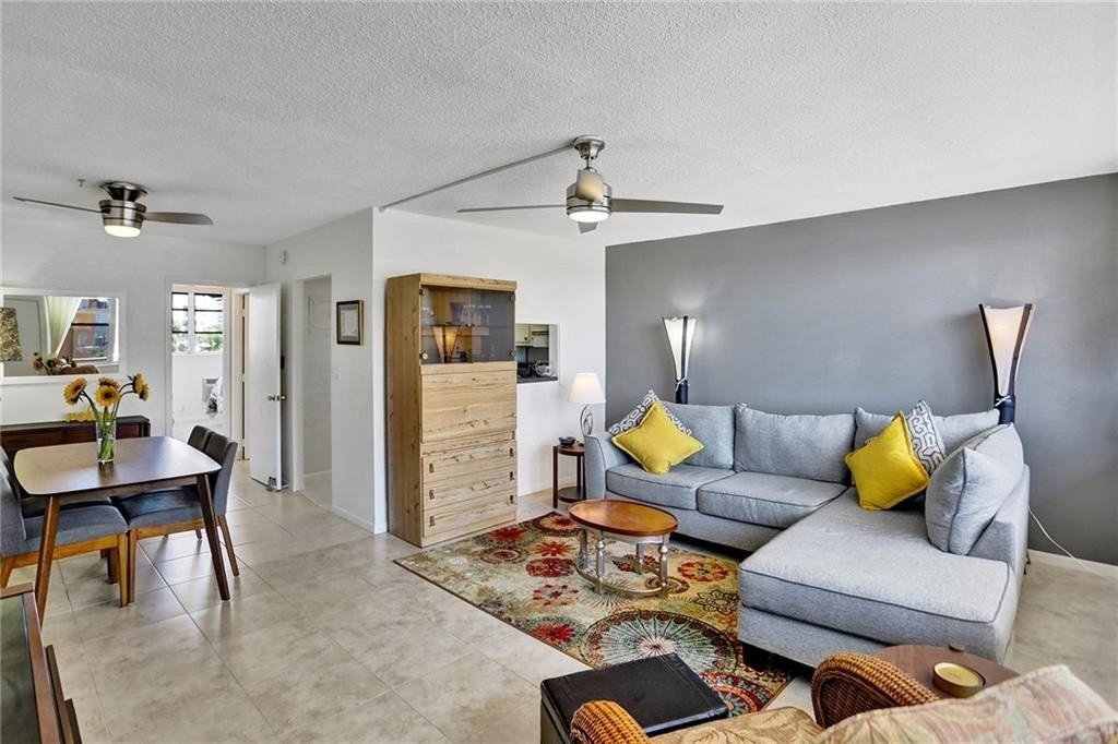 101 N Birch Rd #504 - Photo 2 of 12