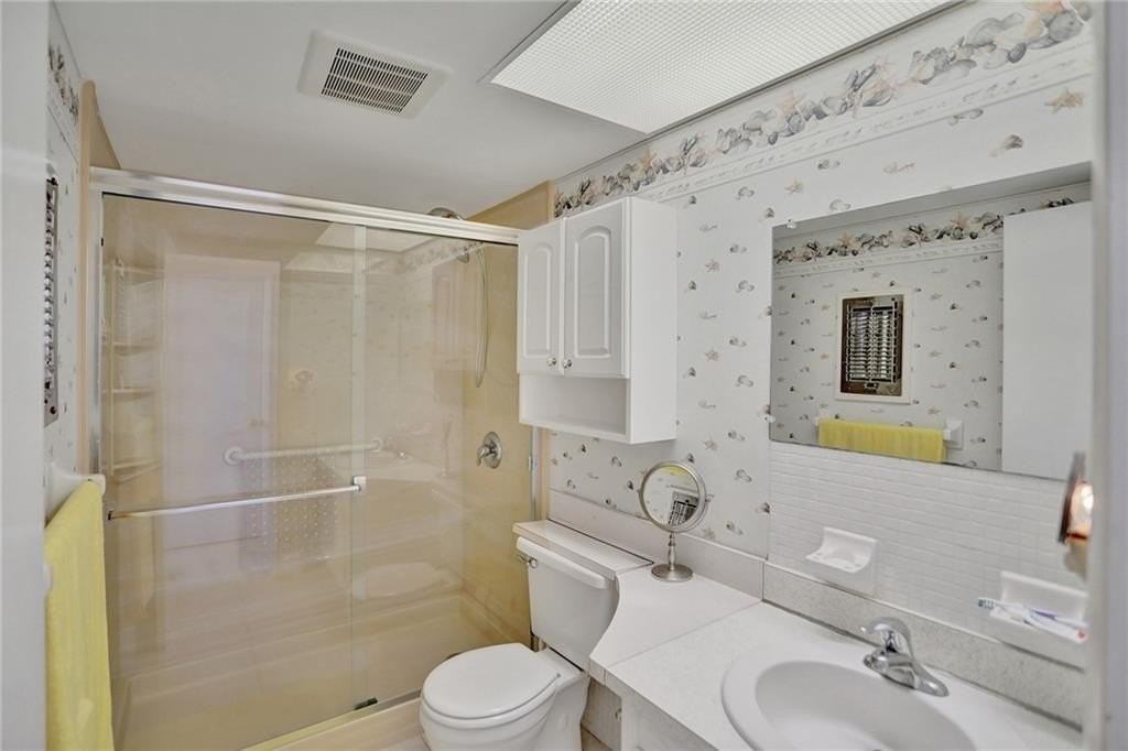 101 N Birch Rd #504 - Photo 6 of 12