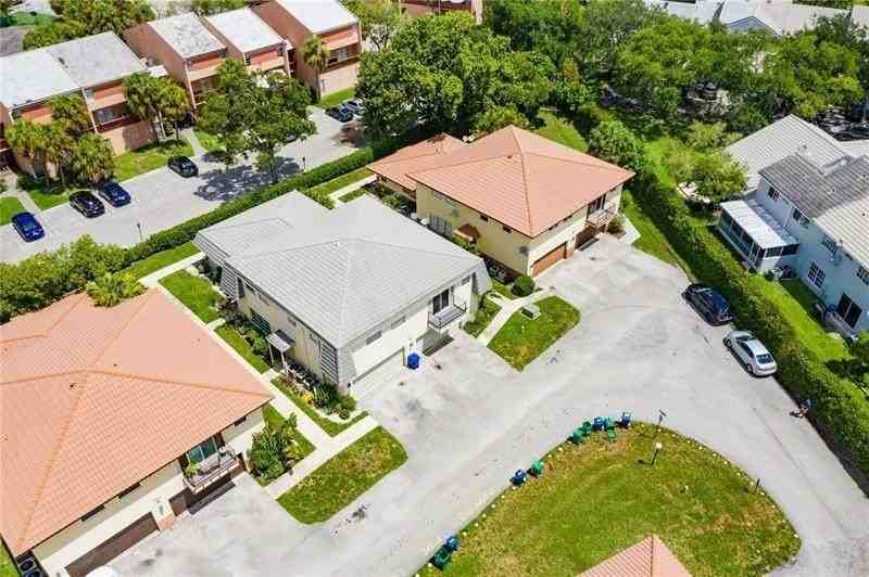 2966 Nw 89th Ter #15-4 - Photo 5 of 26