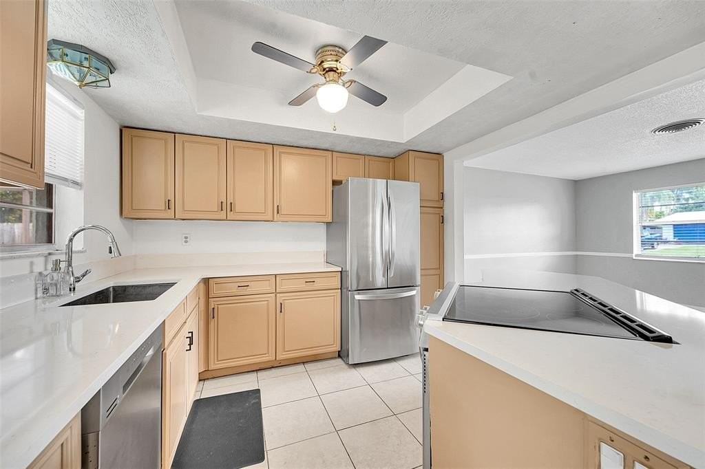 706 Se Alamanda Way - Photo 6 of 30