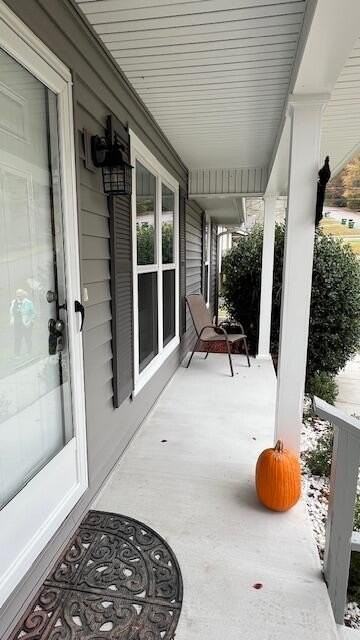 6275 Teletha Ln - Photo 3 of 20