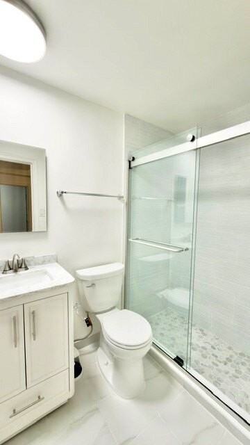 325 W 45th St #309 - Photo 6 of 7