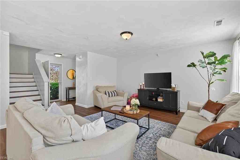 3659 Cape Henry Ave - Photo 6 of 22