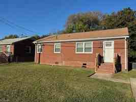 featured image of 16 Henderson Ln