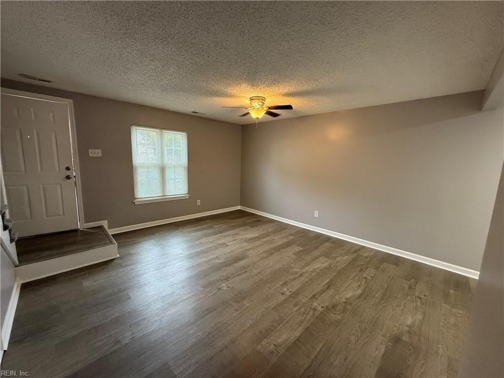 906 Seabreeze Court - Photo 4 of 22