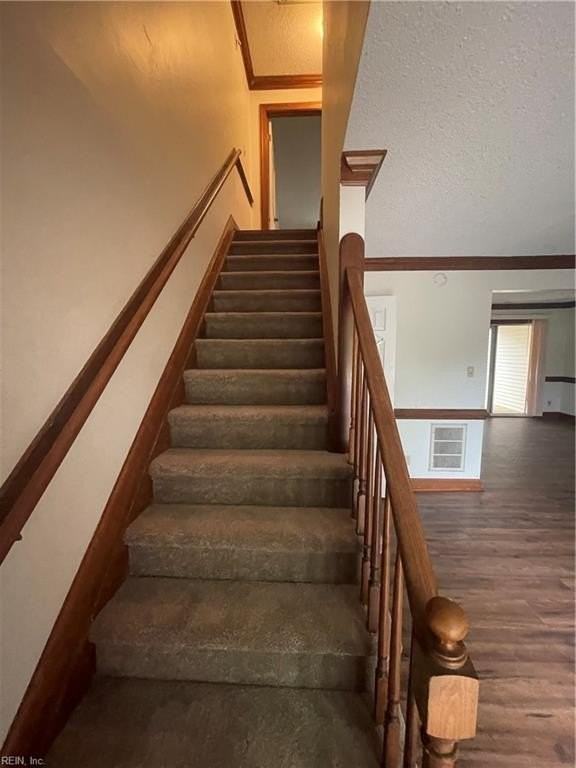 740 Lord Dunmore Dr - Photo 3 of 35