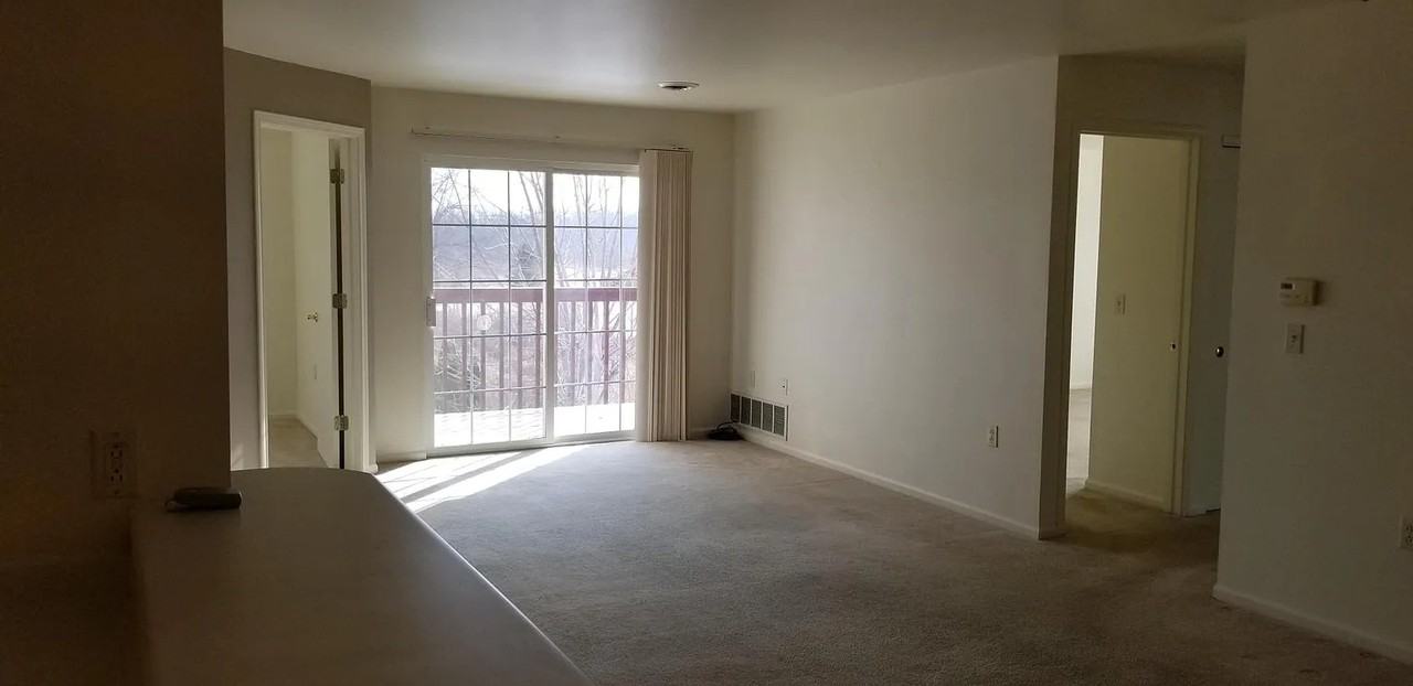 Hunters Ridge Apartments - Photo 2 of 8