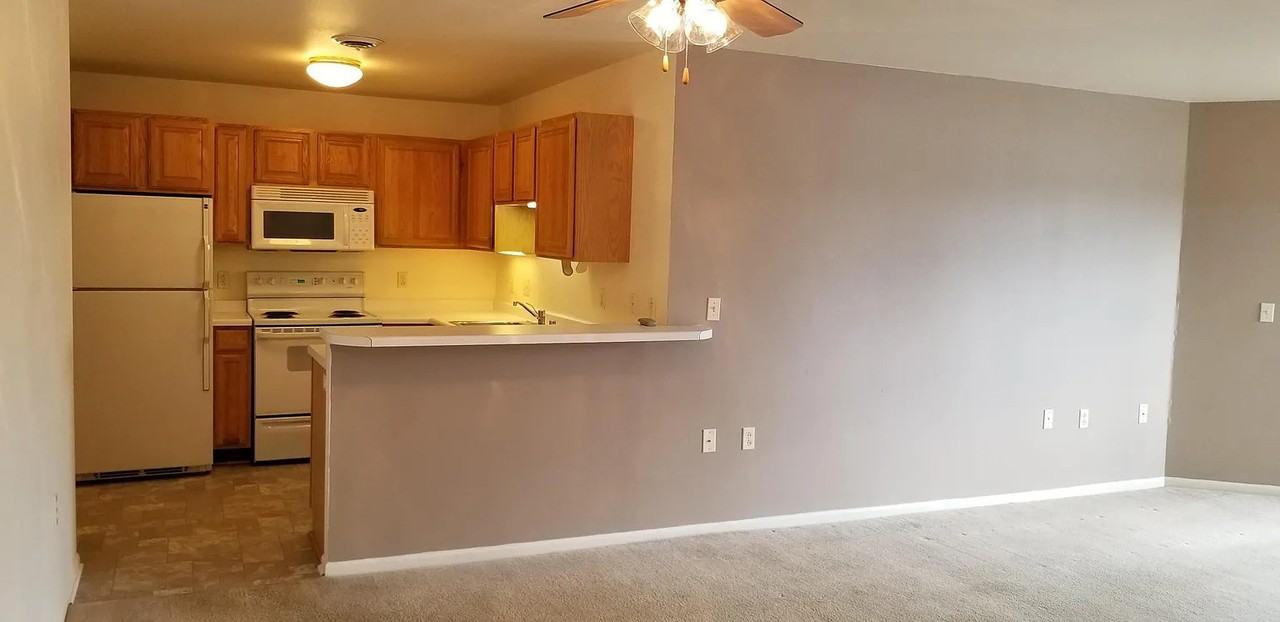 Hunters Ridge Apartments - Photo 3 of 8