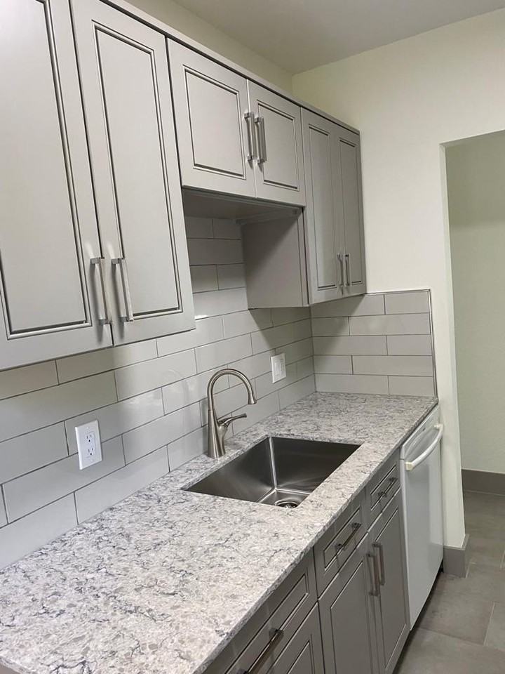 1218 S B St - Photo 3 of 30