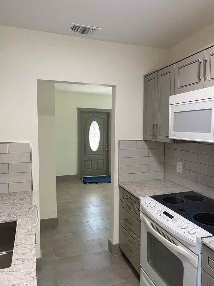 1218 S B St - Photo 4 of 30