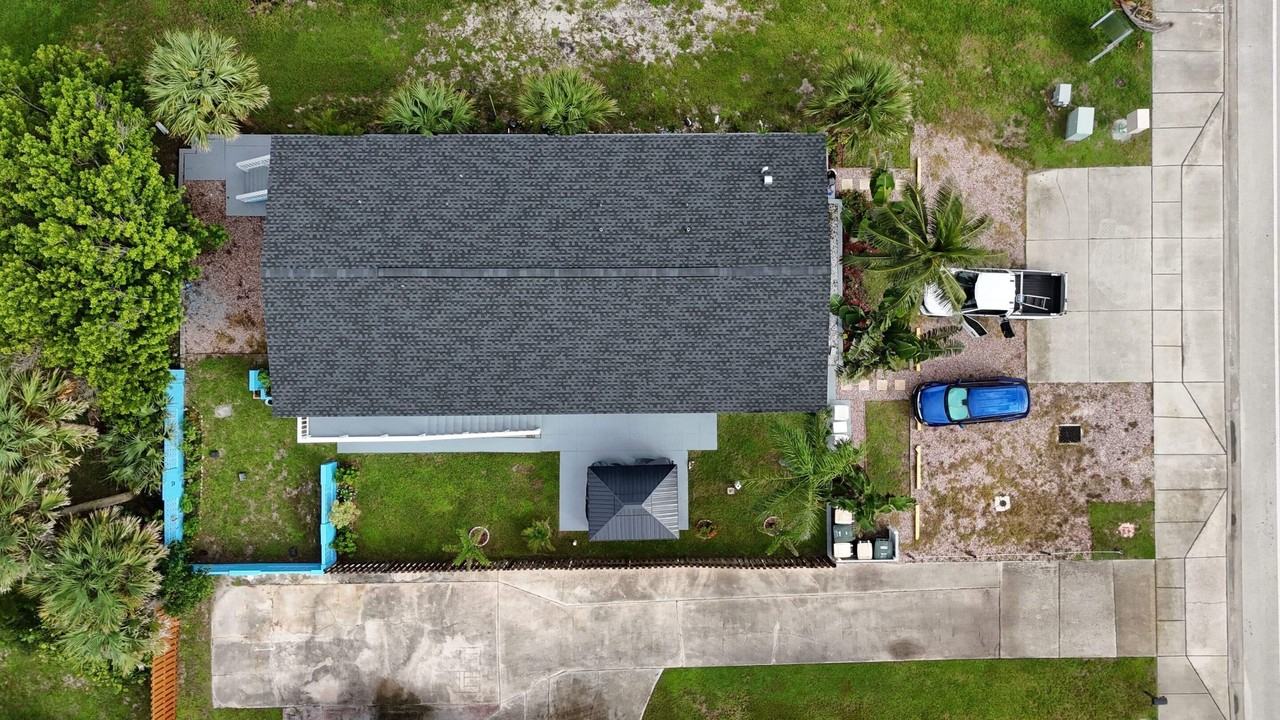 1115 S Ocean Dr #5 - Photo 6 of 48