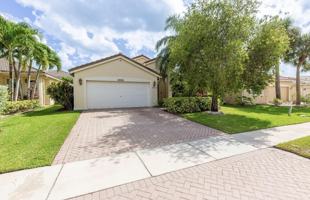 featured image of 10746 Oak Bend Way