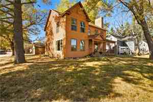 featured image of 501 Riverside Ave N