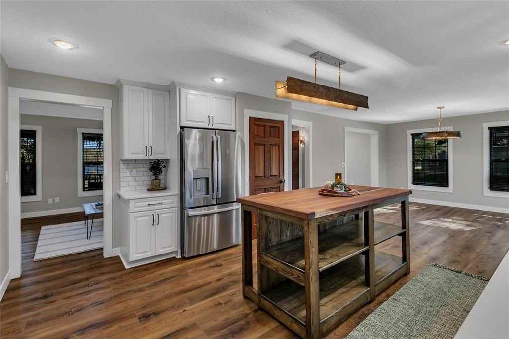 501 Riverside Avenue North - Photo 7 of 17