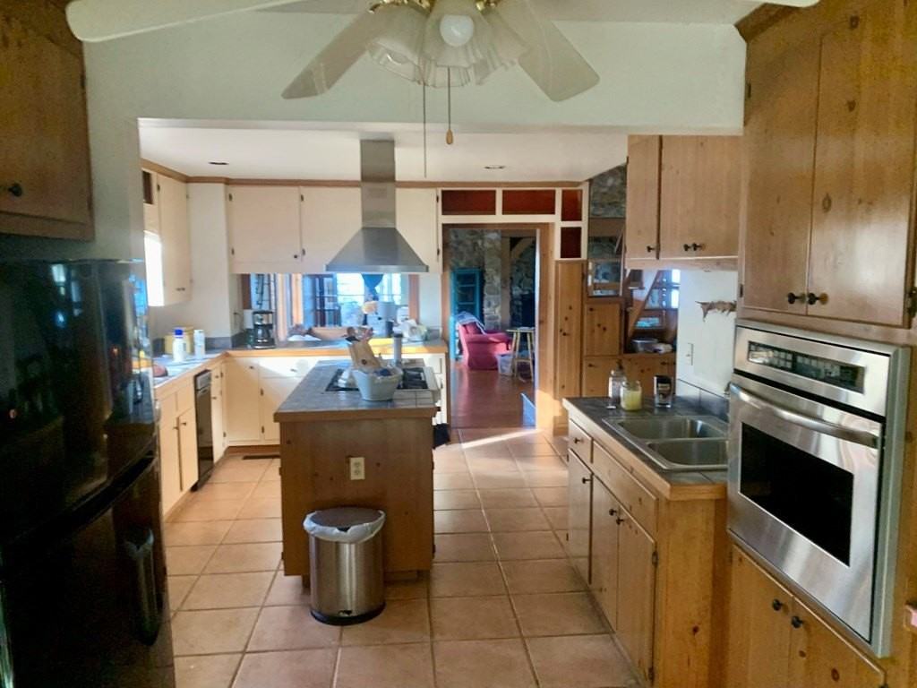 9077 Henderson Road - Photo 5 of 15