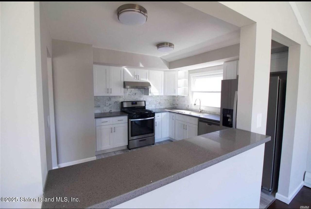 287 Lamport Blvd #2 - Photo 5 of 14