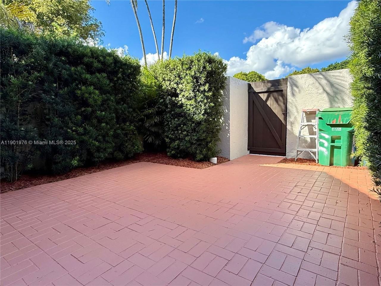 8880 Sw 133rd Pl - Photo 2 of 8