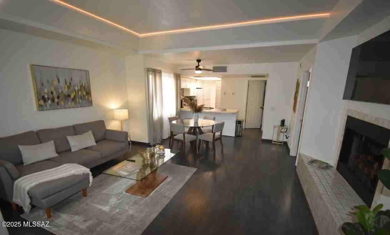 1200 E River Rd #J122