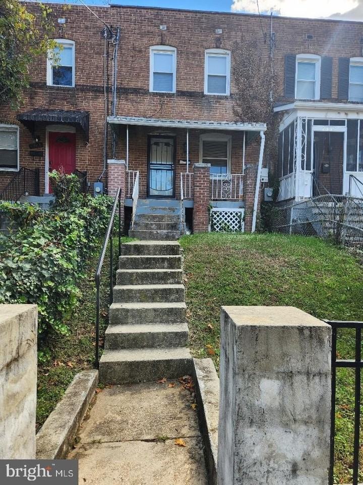 2330 14th Pl Se - Photo 2 of 21