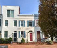 915 Hughes Mews Nw - Photo 1 of 1