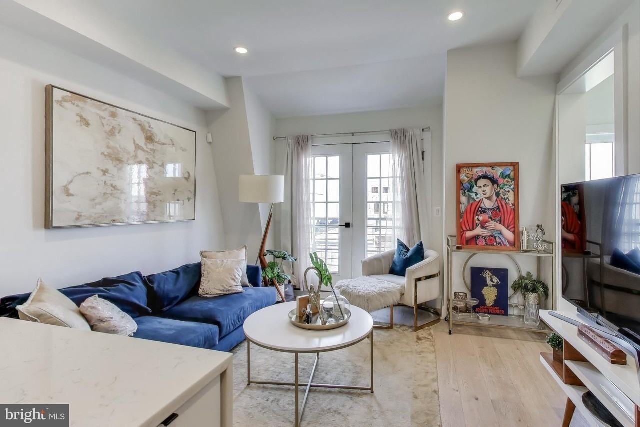 1011 18th Street Northeast #8 - Photo 5 of 25