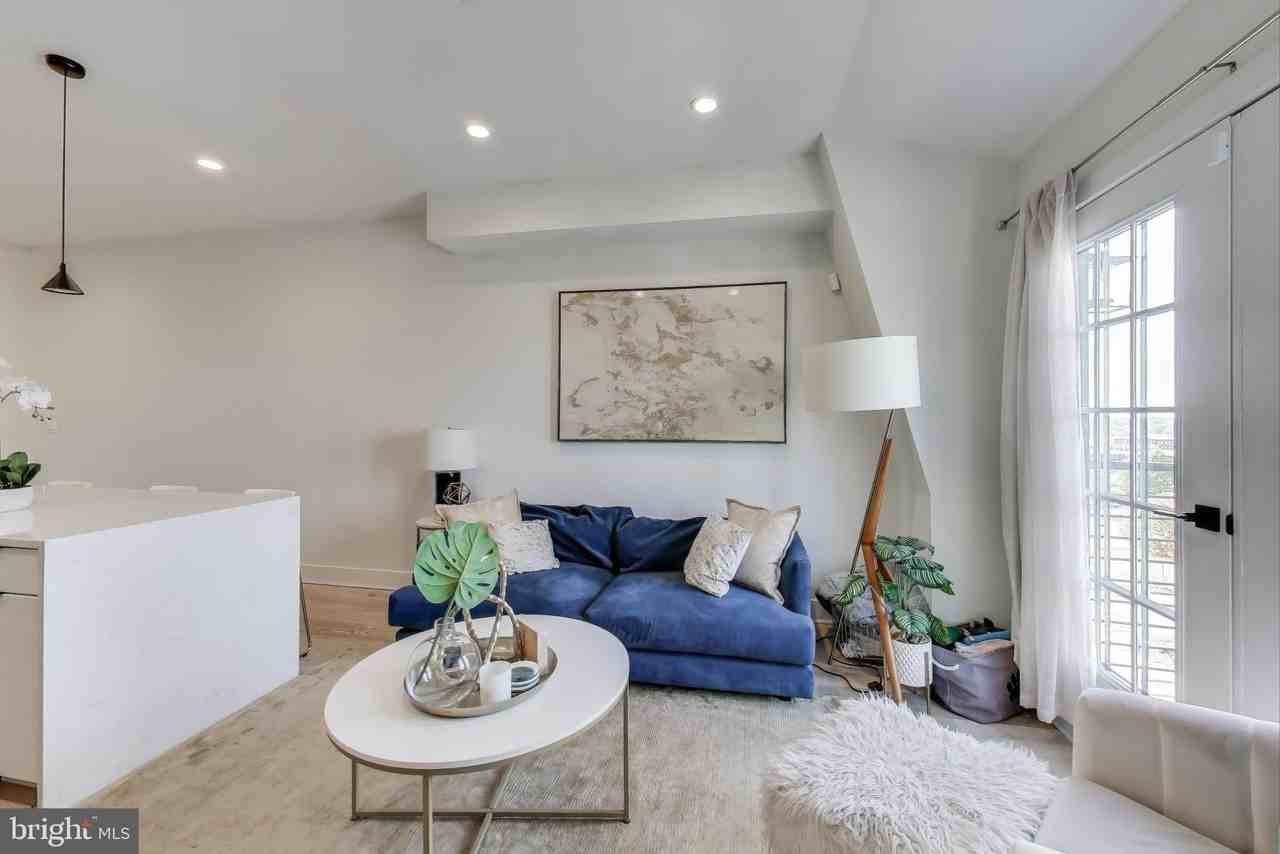 1011 18th Street Northeast #8 - Photo 6 of 25