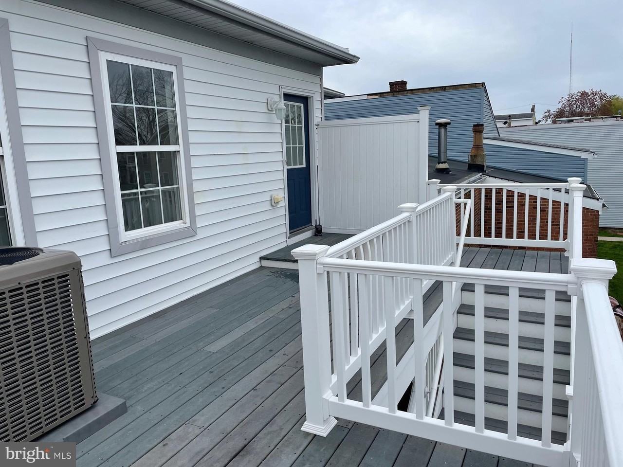 70 Clinton St - Photo 6 of 13