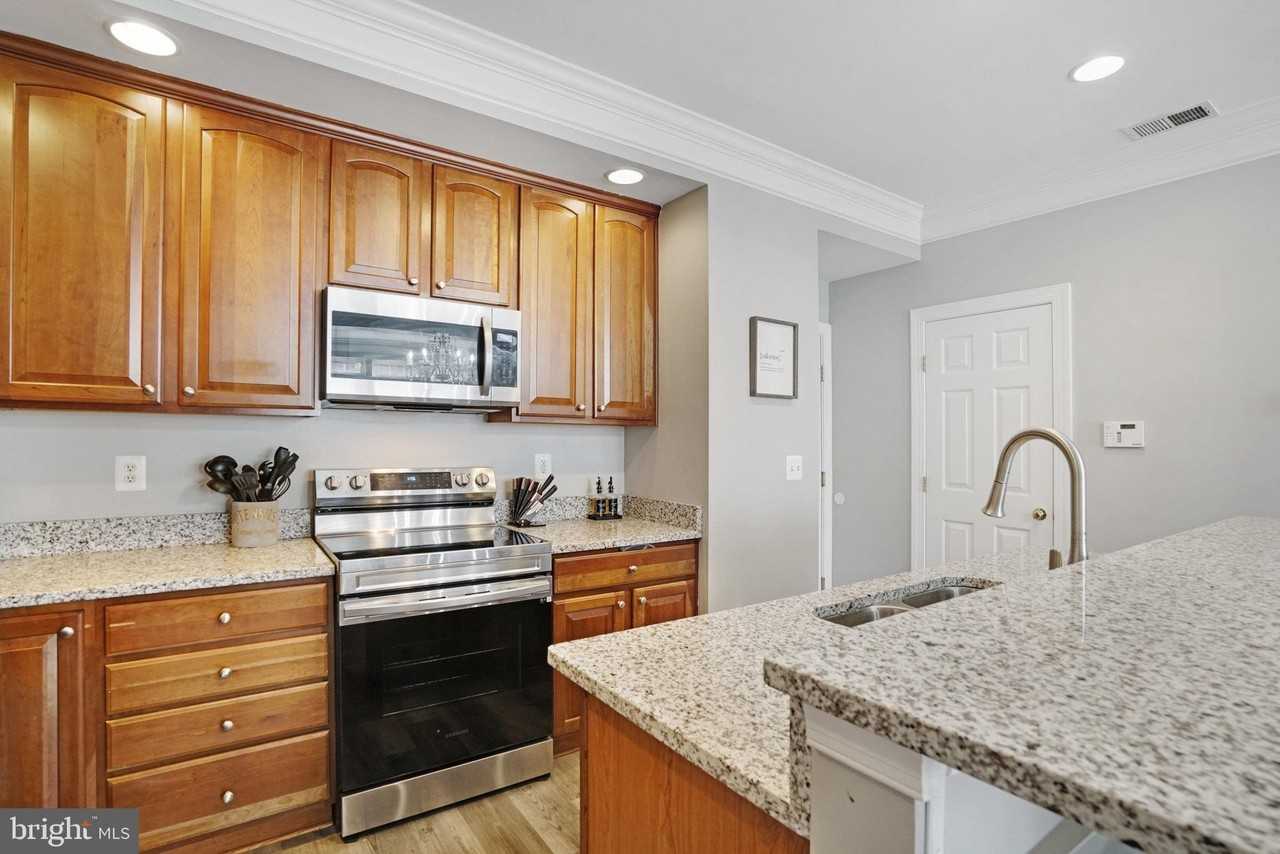 4224 Indian Head Hwy Unit A #A - Photo 4 of 37