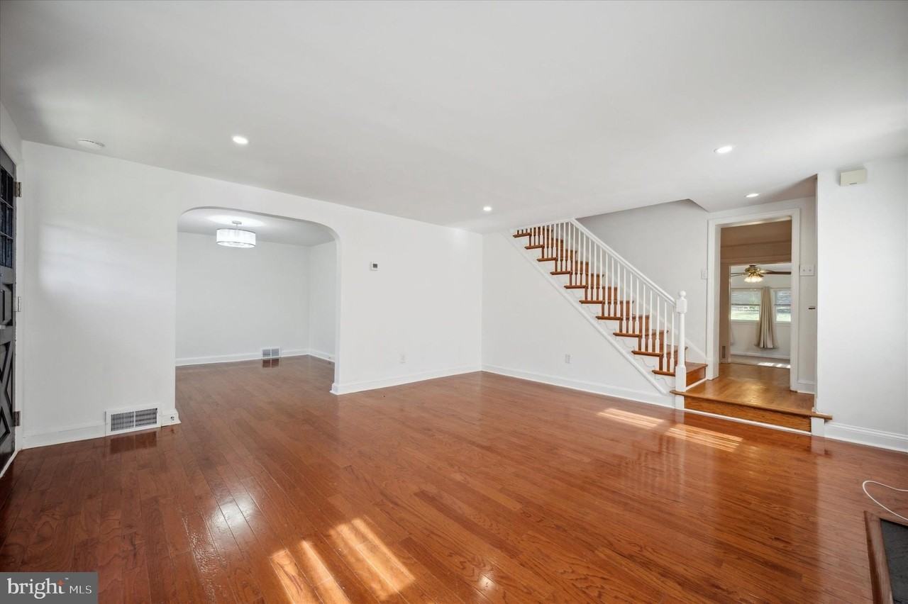 907 Powder Mill Ln - Photo 5 of 31