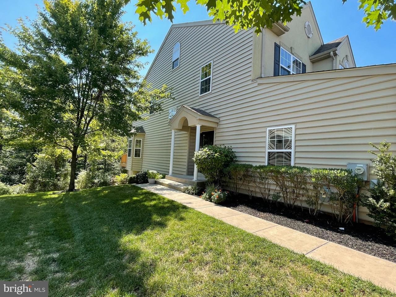 19 Arbor Cir - Photo 2 of 50