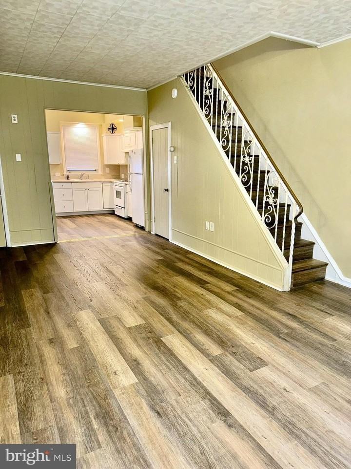 2246 S Bucknell St - Photo 2 of 25