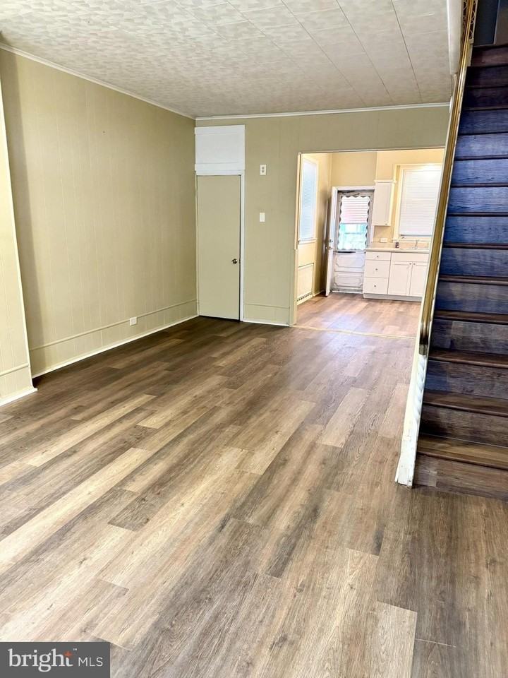 2246 S Bucknell St - Photo 3 of 25