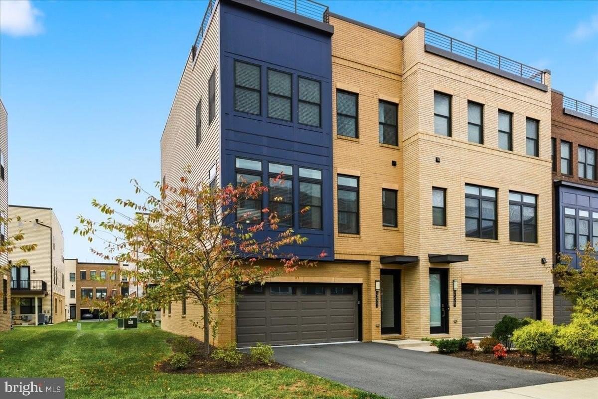 23551 Buckland Farm Ter - Photo 2 of 29